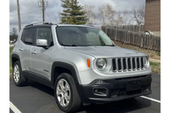 $7999 : 2016 Renegade Limited image 3