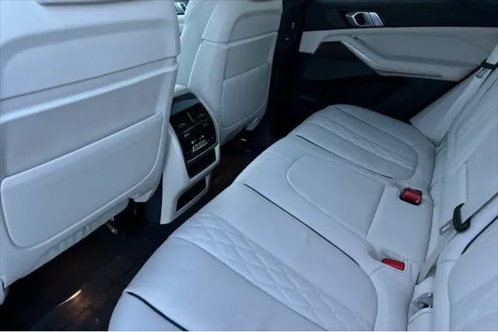 $3985 : BMW X5 2023 AWD M50i 4dr Spo image 4