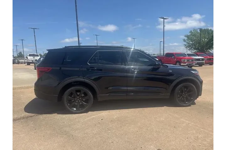 $29995 : Ford Explorer 2022 AWD ST-Li image 2