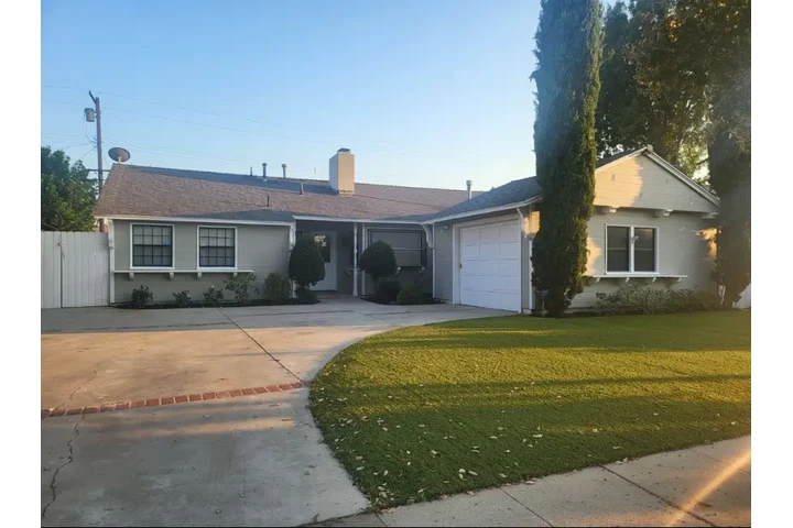 $2480 : 3 bedroom House in Los Angeles image 1