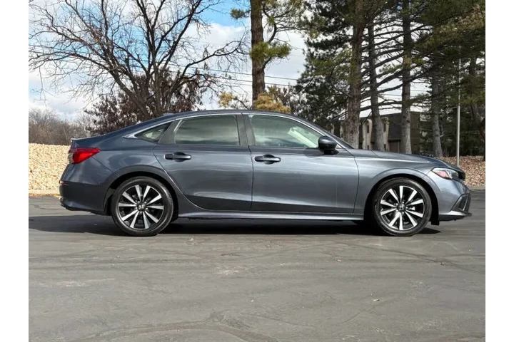 $17900 : 2022 Civic EX image 6