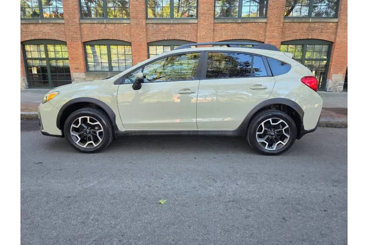 $13995 : 2017 Crosstrek 2.0i Limited image 4