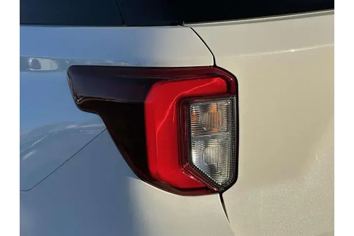$39555 : Ford Explorer 2023 AWD ST 4d image 9