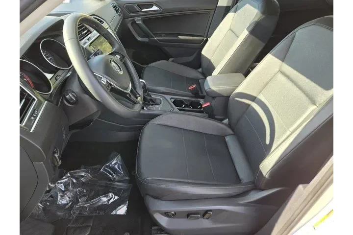 $15991 : Volkswagen Tiguan 2020 SE 4d image 10