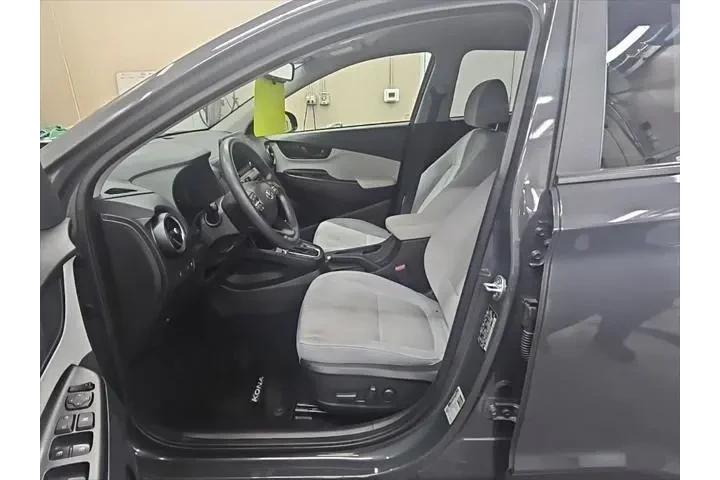 $19876 : Hyundai KONA 2023 SEL 4dr Cr image 9