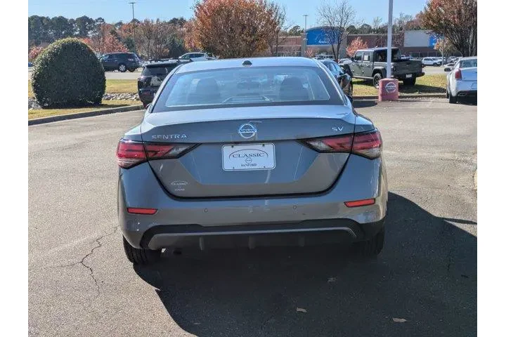 $18695 : Nissan Sentra 2023 SV 4dr Se image 7