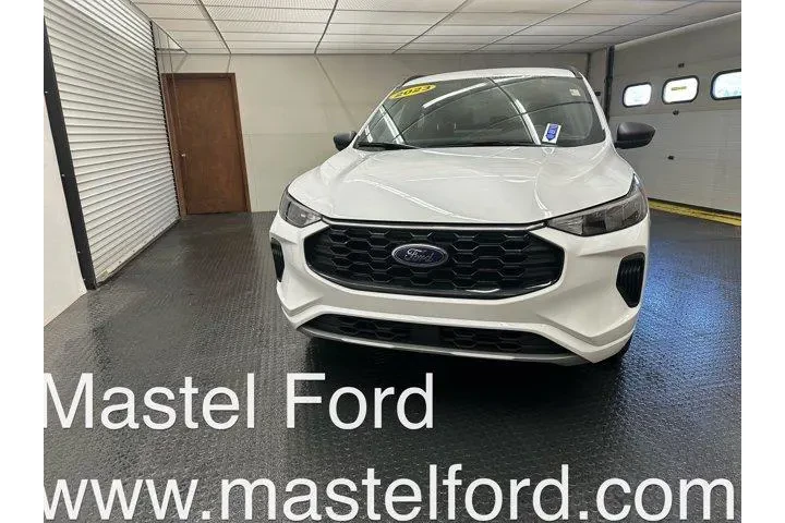 $27543 : Ford Escape 2023 AWD ST-Line image 2