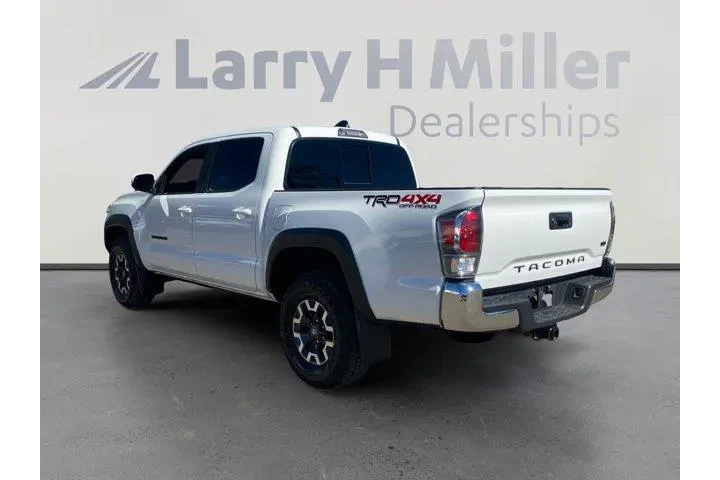 Toyota Tacoma 2023 4x4 SR5 V image 3