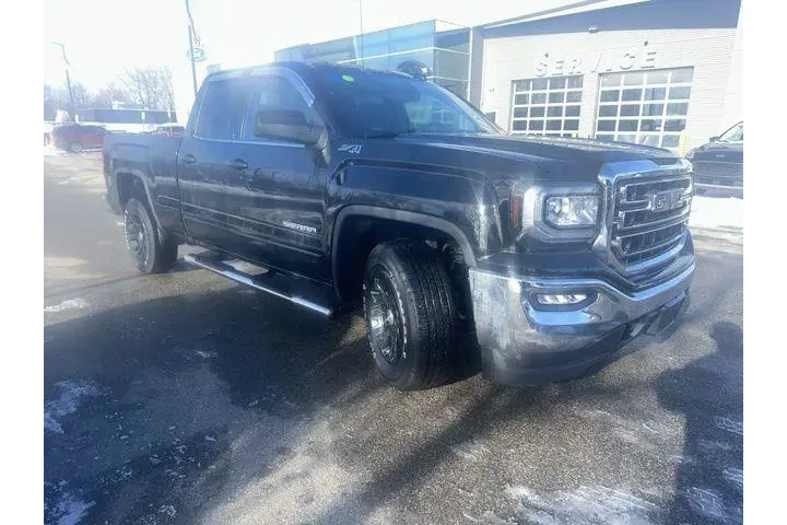 $26900 : GMC Sierra 1500 2018 4x4 SLE image 7