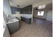 2 Bed + Bonus Room + Laundry en Los Angeles