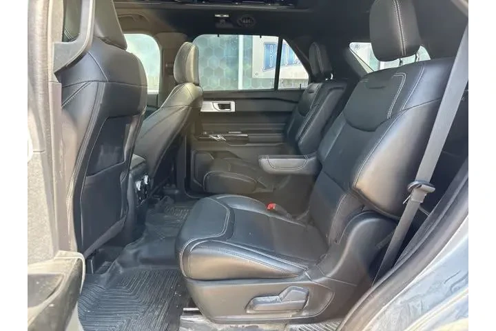 $29488 : Ford Explorer 2021 AWD ST 4d image 9