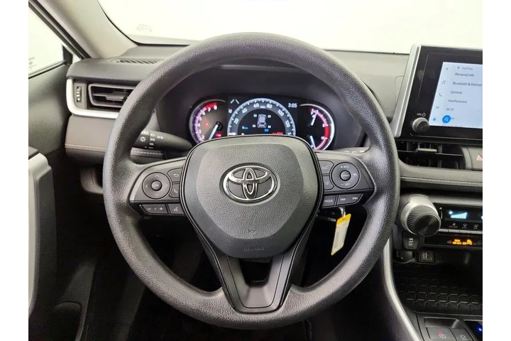 $30998 : Toyota RAV4 2025 AWD LE 4dr image 10