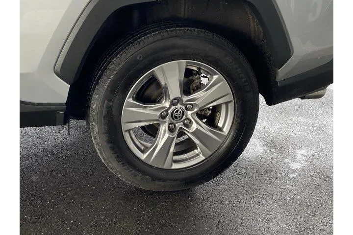 $25487 : Toyota RAV4 2024 AWD XLE 4dr image 10