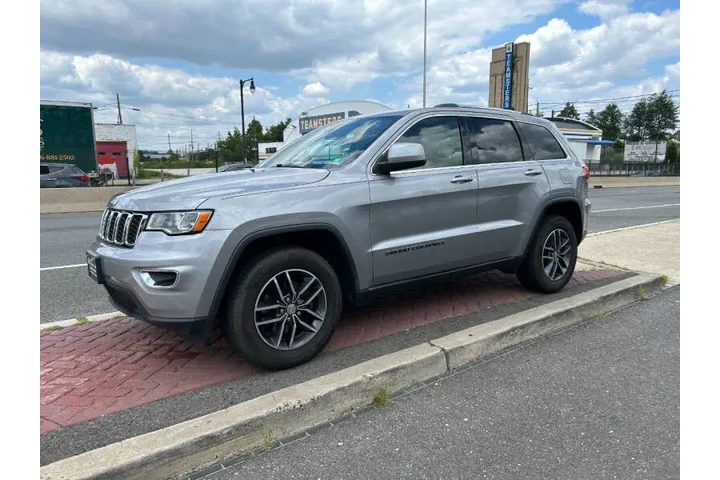 $13995 : 2018 Grand Cherokee Laredo E image 8