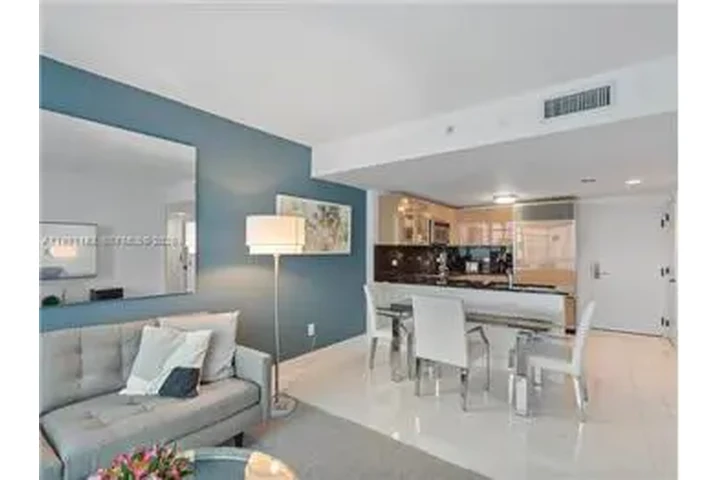 $6750 : Rental property with 1 bedro image 9