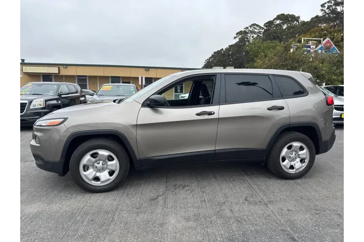 $10999 : 2016 Cherokee Sport image 2