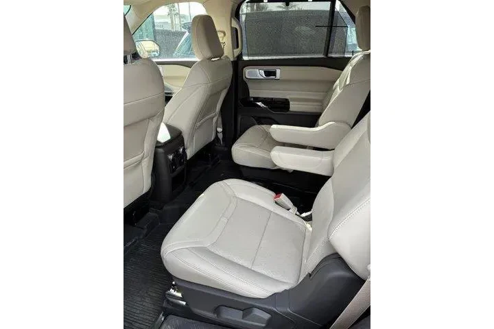 $33775 : Ford Explorer 2021 AWD Plati image 3