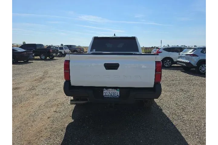 $33900 : Toyota Tacoma 2025 4x2 SR 4d image 5