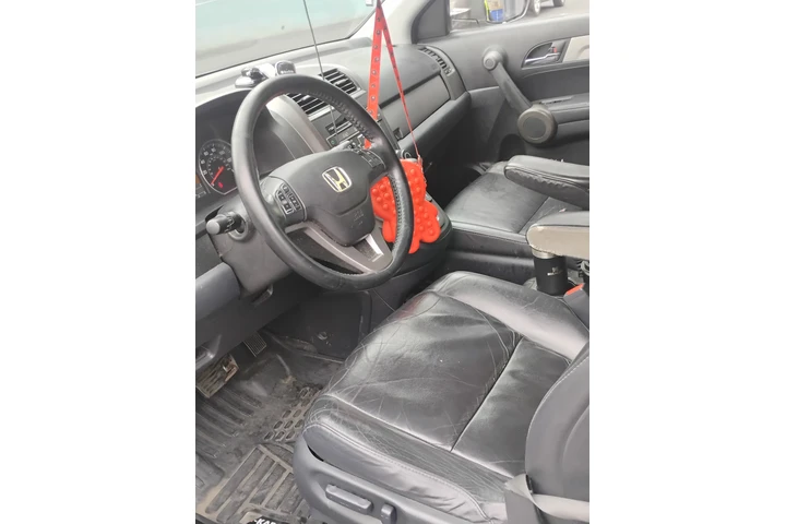 $4500 : Honda SRV 2010 image 6