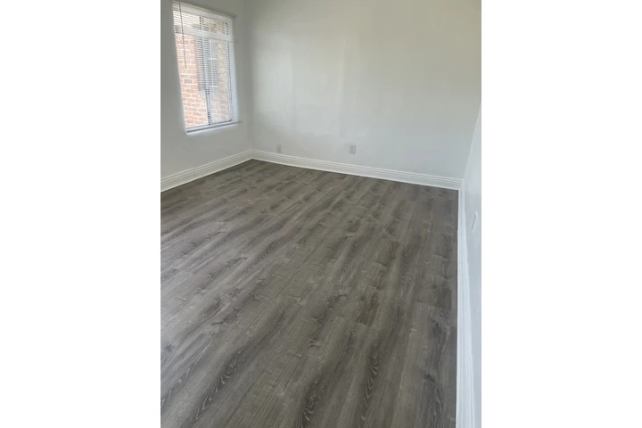 $1500 : 1317 Fedora St Los Angeles image 8
