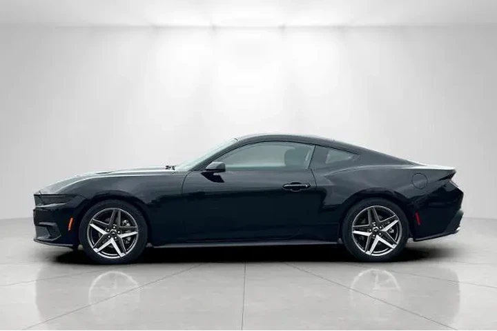 $33995 : Ford Mustang 2025 EcoBoost P image 6