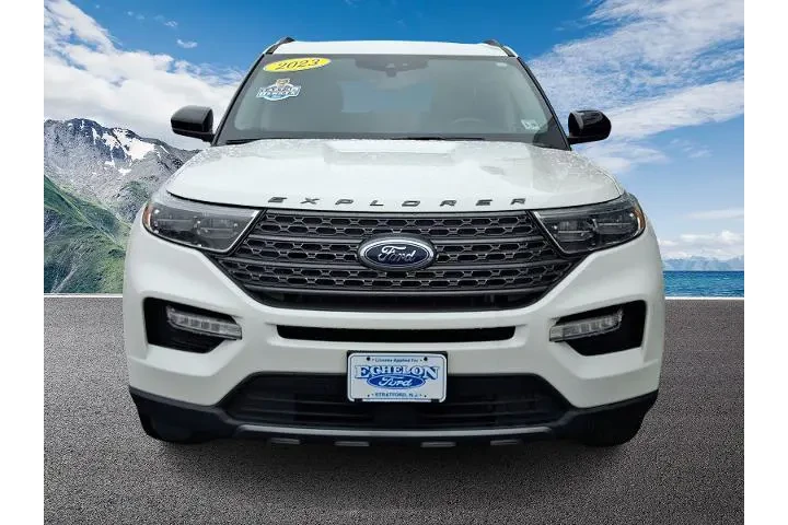 $33997 : Ford Explorer 2023 AWD XLT 4 image 2
