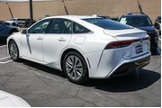 $9898 : Toyota Mirai 2022 XLE 4dr Se thumbnail