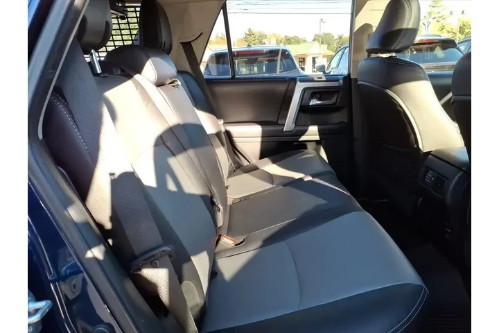 $25900 : Toyota 4Runner 2018 4x4 SR5 image 10