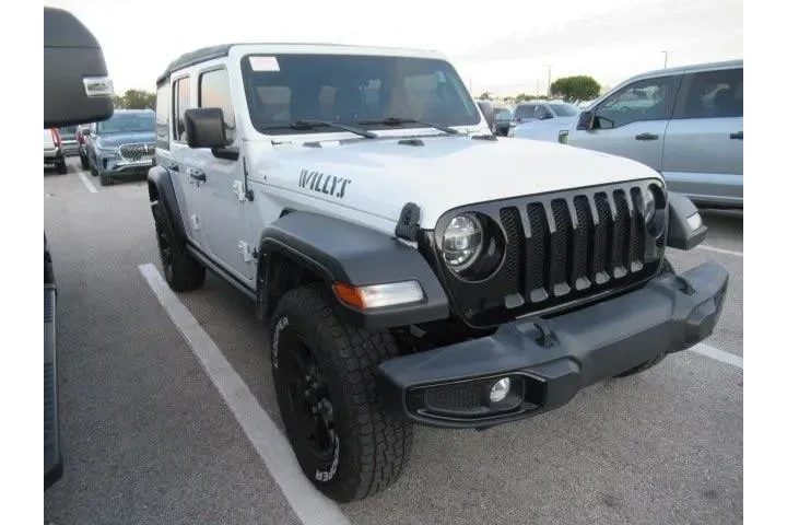 $27990 : Jeep Wrangler Unlimited 2022 image 1