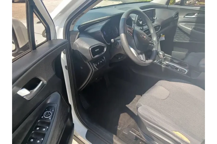 $14500 : 2019 Santa Fe SE 2.4L image 4