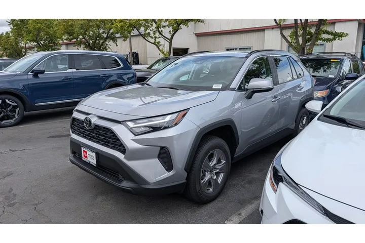 $38499 : Gold Certified 2025 RAV4 XLE image 3
