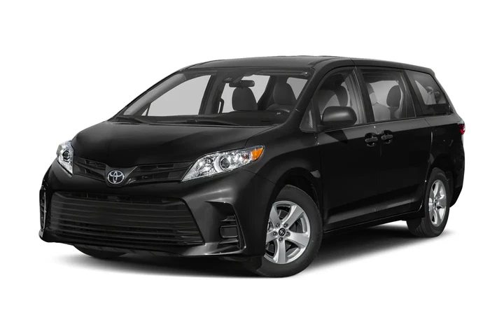 2019 Sienna LE image 1