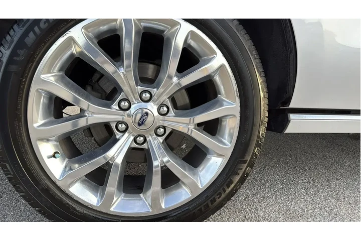 $27453 : Ford Expedition 2019 4x4 Pla image 9