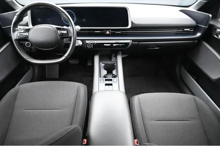 $22988 : Hyundai IONIQ 6 2024 SE 4dr image 9