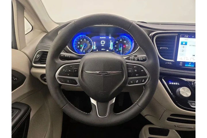 $27998 : Chrysler Pacifica 2022 Touri image 10