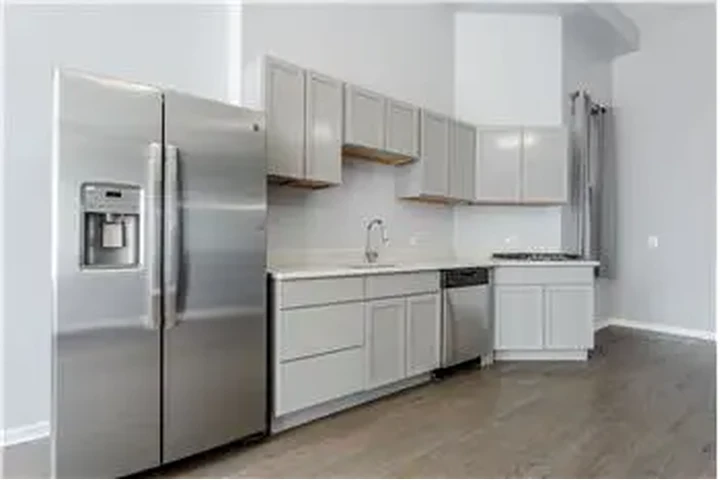 $2795 : Rental property with 2 bedro image 3