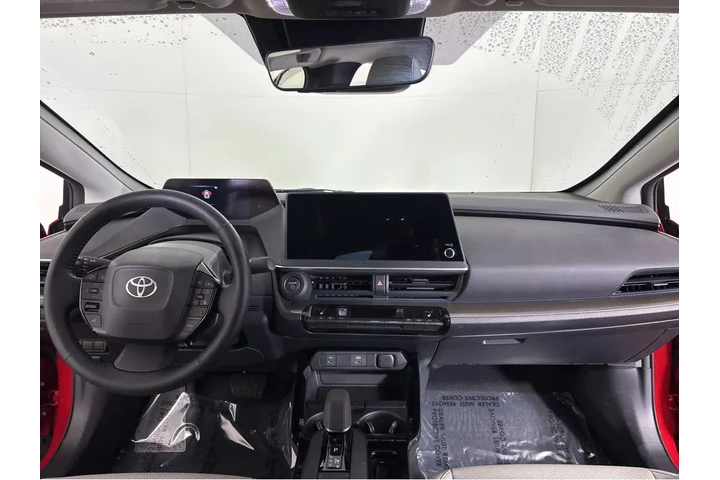 $31793 : Gold Certified2024 Prius XLE image 4