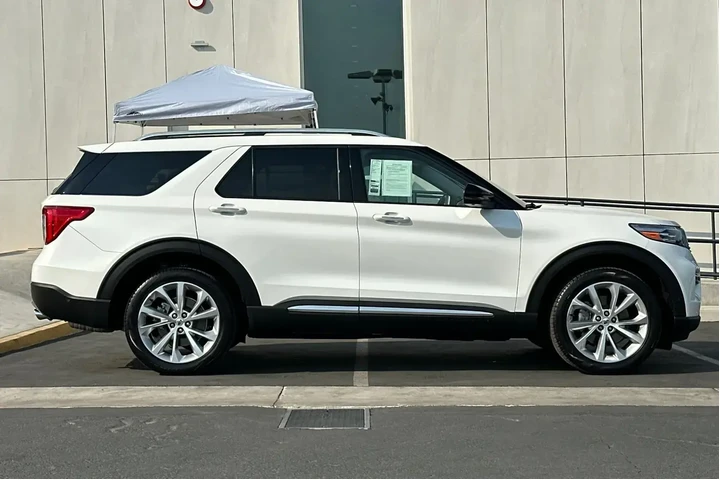 $39900 : Ford Explorer Hybrid 2023 AW image 2