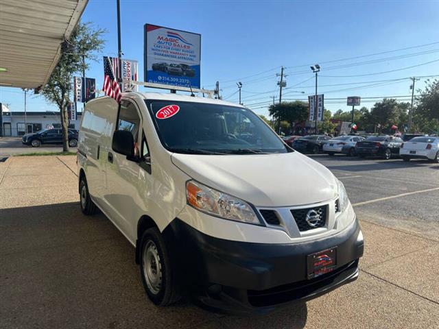 $13900 : 2017 NV200 S image 3