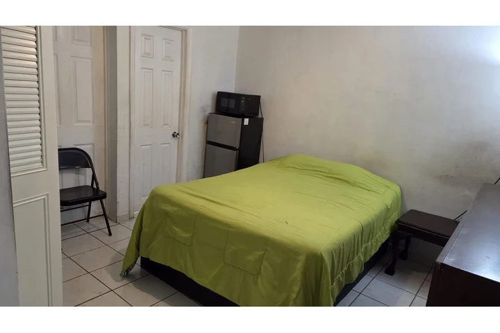 $850 : Cuarto todo incluido Kendall image 2