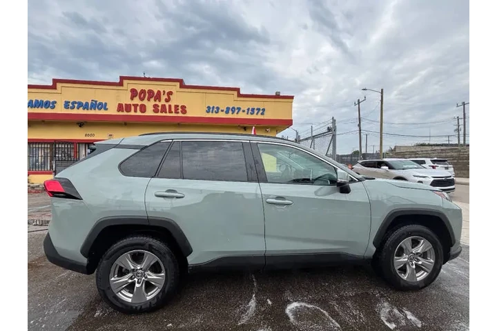 $26995 : 2023 RAV4 XLE image 9