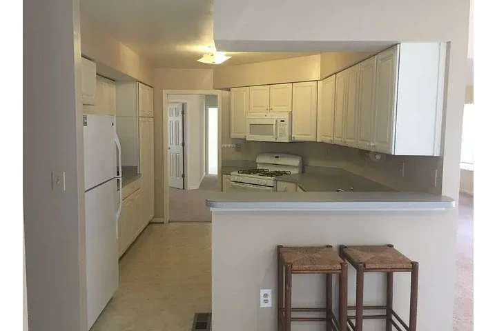 $1600 : HOUSE FOR RENT IN VIRGINIA B image 2