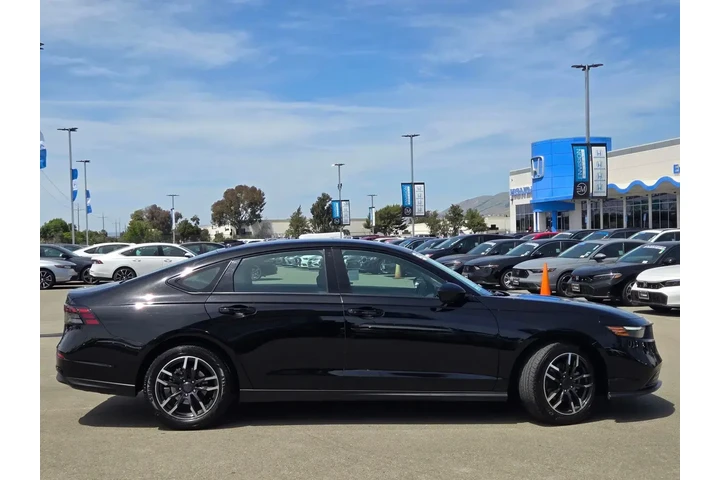 $27588 : Honda Accord 2025 SE 4dr Sed image 8