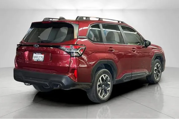 $28995 : Subaru Forester 2025 AWD Bas image 2