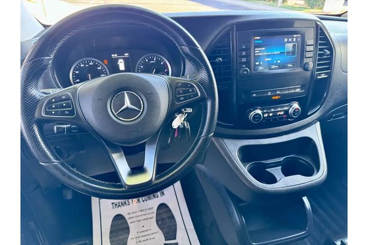 $27950 : 2022 METRIS PASSENGER image 9