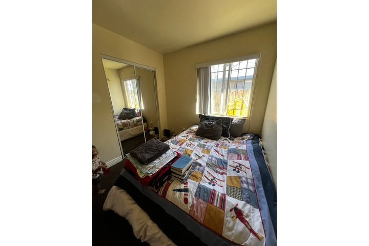 $800 : se renta cuarto image 1