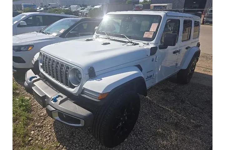 $32905 : Jeep Wrangler 2024 4x4 Sahar image 5