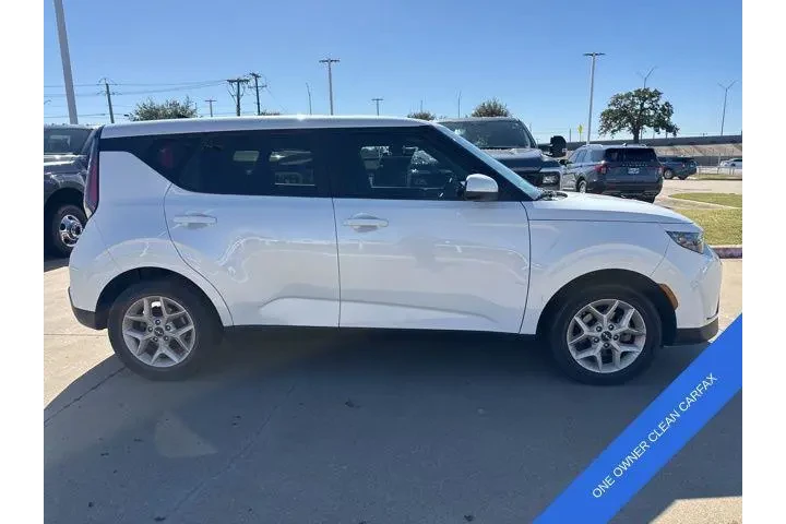 $14587 : Kia Soul 2024 S 4dr Crossove image 2