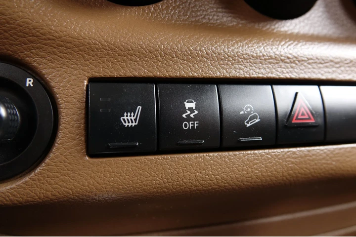 $18490 : 2013 Wrangler Unlimited Rubic image 9