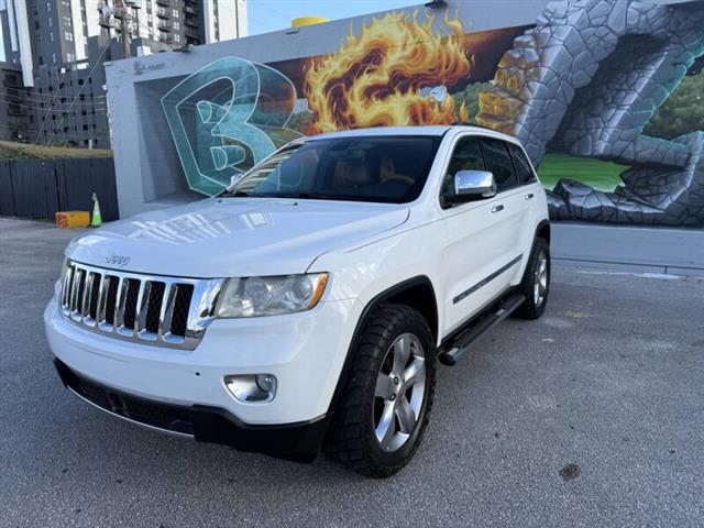 $9977 : 2013 Grand Cherokee Overland image 3